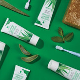 خمیر دندان فوراور با Aloe Vera، سفیدکننده و محافظ طبیعی دندان • تجربه سلامت و تمیزی طبیعی دهان با Forever Dental Gel